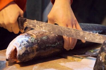 Street Food in Italy - FRESH SEAFOOD & FISH in Naples!!! ITALIAN STREET FOOD + Neapolitan Pizza