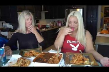 MOM COOKS ITALIAN FOOD FOR ME! BAKED ZITI FAMILY MUKBANG