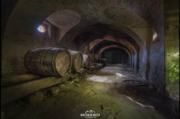 Exploring An Abandoned Italian Wine Castle From The 1860's | BROS OF DECAY - URBEX