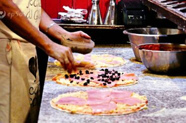 Cooking Italian Pizza like in Italy.