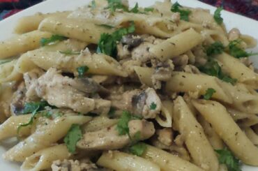 Creamy Mushroom Chicken Pasta - Pasta Recipes - Italian Food - Chicken & Mushroom Pasta (NCB)