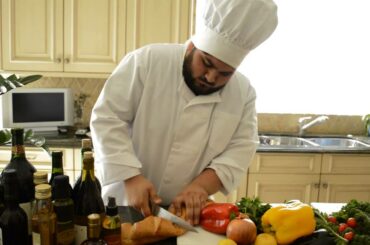 Italian Cooking with Mario episode 1 spaghetti and garlic bread