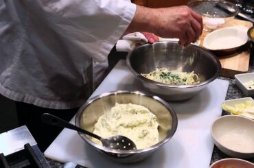 Easy Recipe for Spaghetti Pie With Ricotta Cheese : Italian Recipes