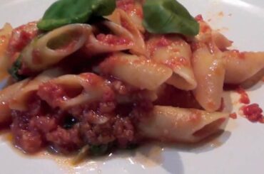 How to make tomato sauce - Pasta al sugo ITALIAN RECIPES