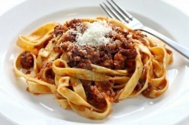 Ragu a la Bolognese sauce - italian recipe Food From Around The World