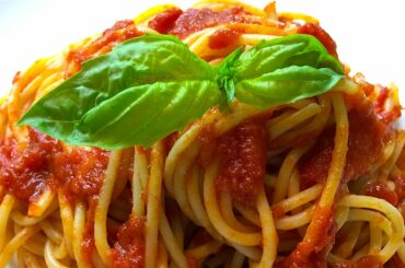 Italian spaghetti with tomato and basil sauce - Cooking Simple Recipes