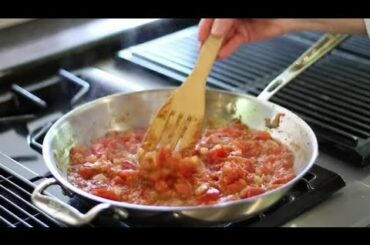 How to Make Marinara Sauce With Fresh Tomatoes : Italian Cuisine