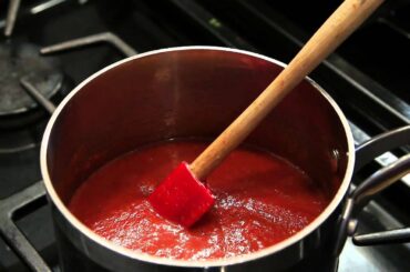 How to Add Balsamic Vinegar to Spaghetti Sauce : French & Italian Cooking