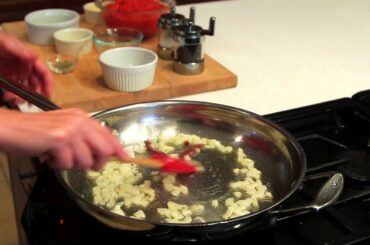 How to Cook Anchovy & Tomato Pasta : French & Italian Cooking