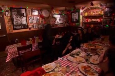 Britney Spears treats her dancers to an Italian dinner at Buca di Beppo in Las Vegas