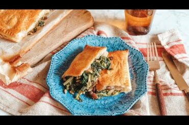 TORTA SALATA CON SCAROLA UVETTA E PINOLI - easy italian recipe