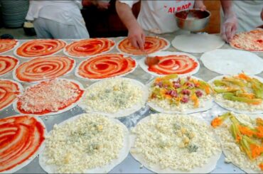 Food in Rome ITALY - Busy Pizzeria