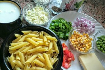 Italian Recipes With Indian Style-White sauce pasta Recipe-Pasta in white sauce-Cheesy White Pasta