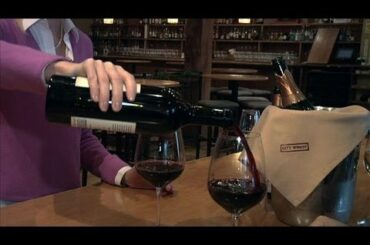 How To Pour Wine the Classy Way