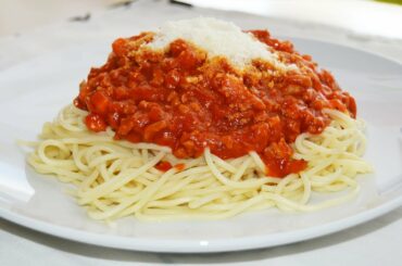 Spaghetti Bolognese - Easy Italian Pasta Recipe