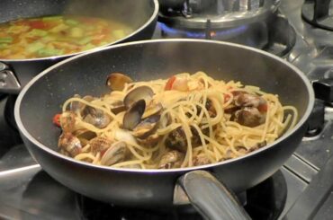 Italian Food Recipes. Spaghetti and Clams with Bottarga and Turmeric