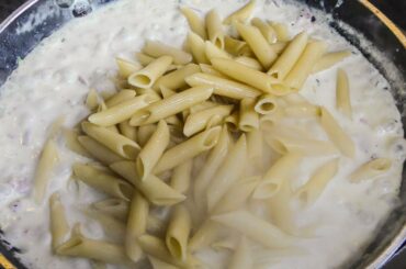 Italian Pasta "Carbonara" and "Pesto Sauce" Cooked in Camden Town. Street Food of London