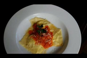 Cheese & Chive Ravioli With Tomato & Red Pepper Sauce : Italian Cooking