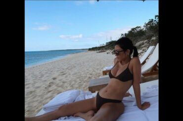 Kourtney Kardashian Bares Her Bikini Butt (Which She Credits to 'This Italian Food') While on Vacati