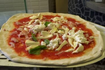 Authentic Italian Street Food: Oven and Fried Pizza (Pizza Fritta) + Gelato Ice Cream, Naples, Italy