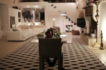 Natuzzi dining tables - HEX Natuzzi Italia dining table (Harmony Maker campaign backstage)