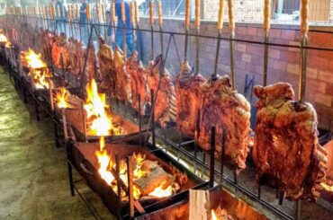 Barbecue made with spiced ribs: Italians descendants food