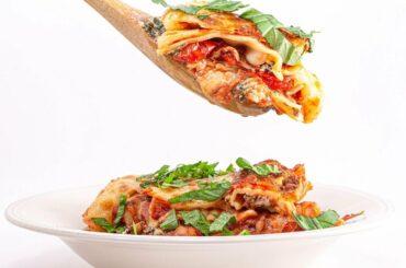 How To Make Cast-Iron Skillet Lasagna By Rachael