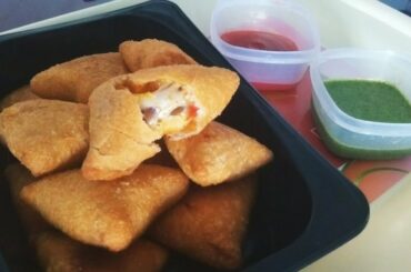 Pizza flavoured Mini samosa#cheese samosa recipe #पिज्जा समोसा #समोसा बनाने की विधि #Lajawab idea
