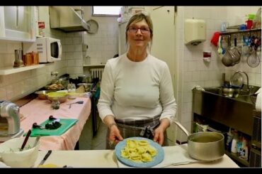 Pasta Grannies make tortelli d'erbetta