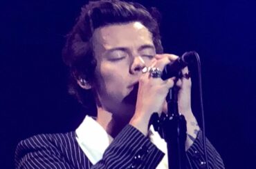 Harry Styles - From The Dining Table (Madrid - March 31, 2018)
