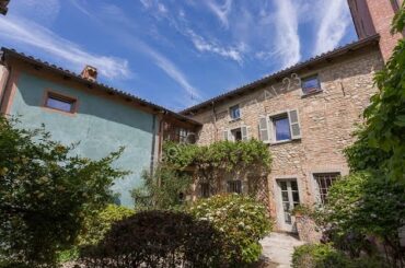 Carefully restored historic country village home with courtyard - AL-23