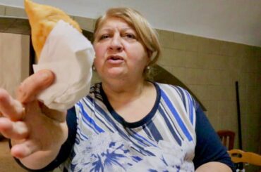 Pasta Grannies snacks on panzerotti from Puglia!