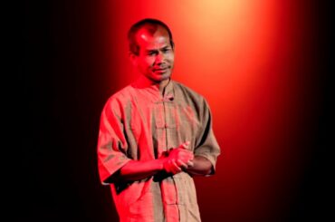 Life is easy. Why do we make it so hard? | Jon Jandai | TEDxDoiSuthep