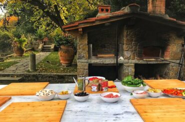 Pizza and Gelato Cooking Class in Tuscan Farmhouse