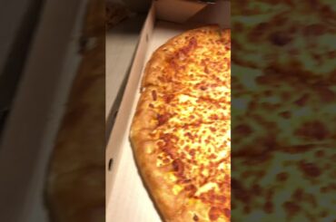 Supper time Pizza my favourite Chicken Bqq yum yum 😋