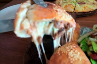 Amazing Pizza di Eatalia Cafe Setiabudi Bandung - A Traditional Italian Cuisine Cafe - NetsGo Eat