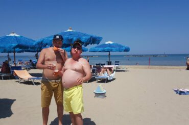 ABRUZZO ITALY | Eating Pizza on the BEACH | South of Italy Lifestyle