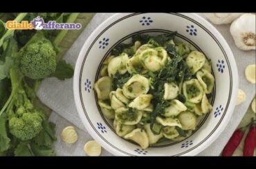 Orecchiette with turnip greens ( orecchiette con le cime di rapa ) Italian recipe