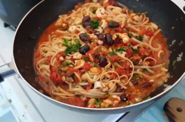 #000027 Gabagool's Mafia recipes recipes to die for Linguine Puttanesca with Seafood(7)