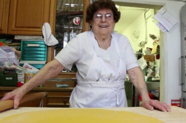 The Secret to Making Amazing Pasta with Shrimp | Pasta Grannies