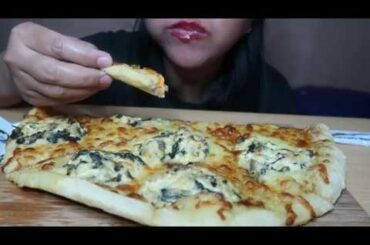ASMR EATING CREAMY SPINACH DIP PIZZA |ASMR | EATING SOUNDS