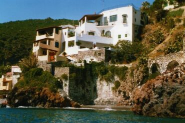 Beautiful house in Lipari, Aeolian Islands, Italy for sale!!