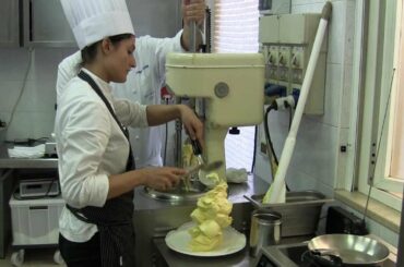 2 Michelin star making of Italian ice cream