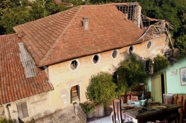 Abandoned 19th century Italian Farm House Of Local Wine Makers! *Everything Left*