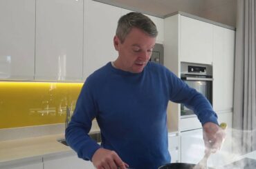 Cooking on a budget | Pasta with Asparagus and Ham.