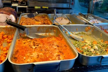 Food In Rome Italy  🇮🇹 ITALIAN pizza