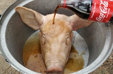 Roasted Pig Head with Palm Sugar / Pig's Head Cooking Recipe