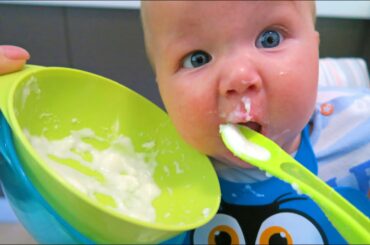 BABY'S FIRST TIME EATING SOLIDS !