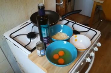 HOW TO MAKE AN AUTHENTIC ITALIAN FRITTATA. VERY FAST.