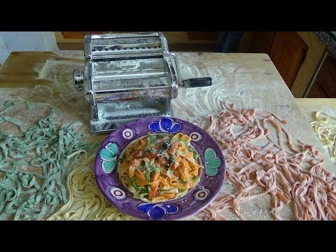 Fresh pasta tricolor with tricolor seasoning easy vegetarian homemade italian cuisine recipes Fresh pasta tricolor with tricolor seasoning easy vegetarian homemade italian cuisine recipes